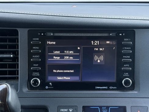 Used 2019 Toyota Sienna XLE image 39