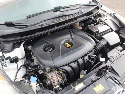 Used 2013 Hyundai Elantra Limited image 12