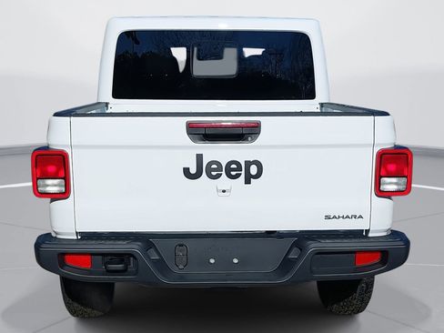 New 2026 Jeep Gladiator Sahara image 6