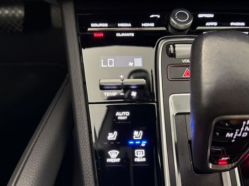 Certified 2023 Porsche Cayenne Coupe AWD/4WD image 18