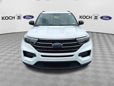 Used 2021 Ford Explorer XLT AWD/4WD image 3