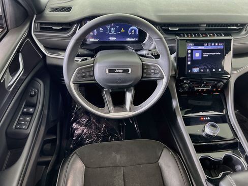 Used 2023 Jeep Grand Cherokee L Laredo image 22