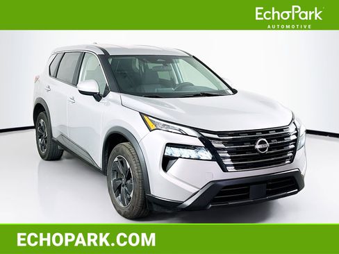 Used 2024 Nissan Rogue SV image 1
