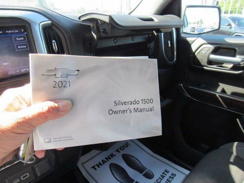 Used 2021 Chevrolet Silverado 1500 LT w/ Safety Package II AWD/4WD image 40