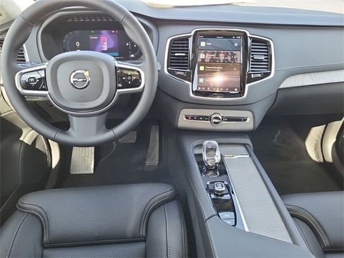 Certified 2025 Volvo XC90 B6 Ultra w/ Lounge Package image 14