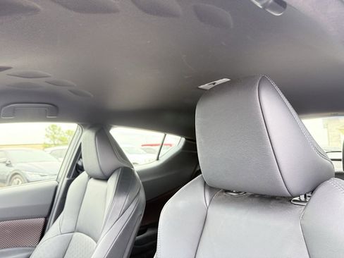 Used 2019 Toyota C-HR Limited image 21