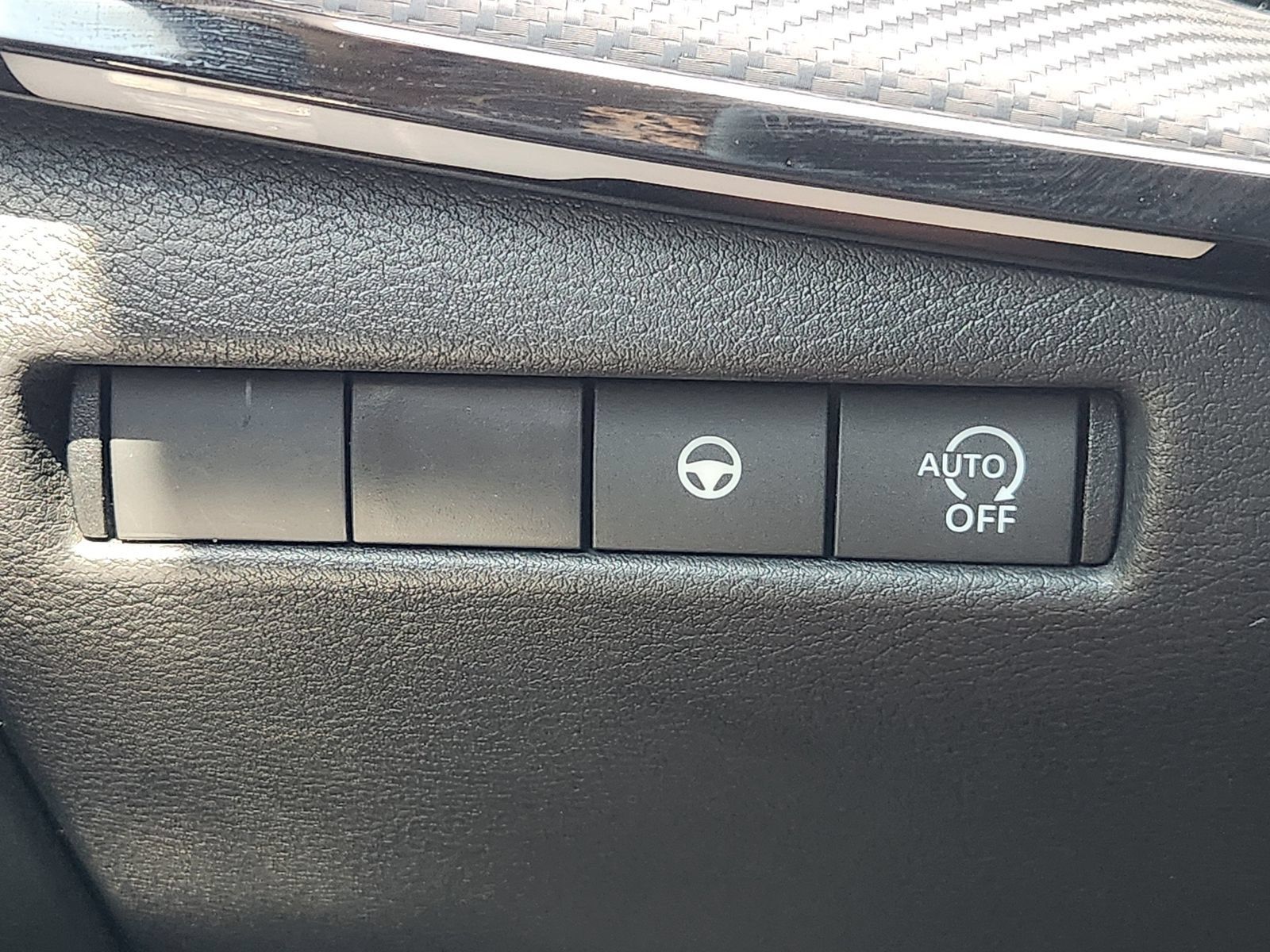 Used 2025 Nissan Kicks SR FWD image 26