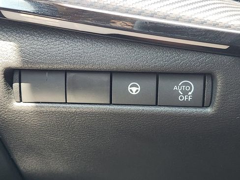 Used 2025 Nissan Kicks SR FWD image 26