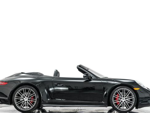 Used 2017 Porsche 911 Carrera 4S AWD/4WD image 2