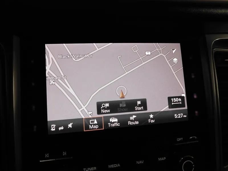 Used 2018 Porsche Macan AWD/4WD image 35