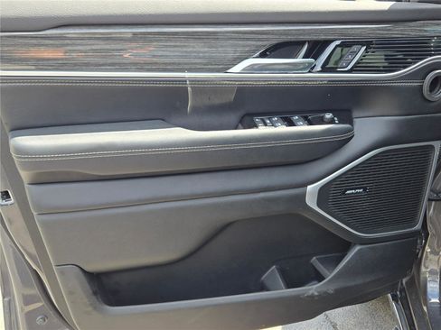 Used 2022 Jeep Wagoneer Series II AWD/4WD image 23