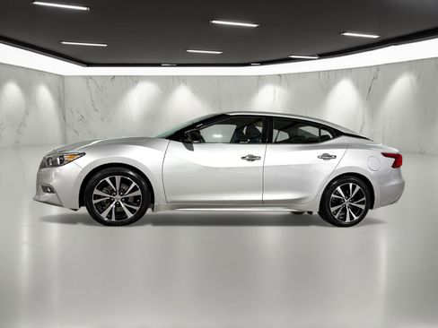 Used 2018 Nissan Maxima 3.5 S image 2