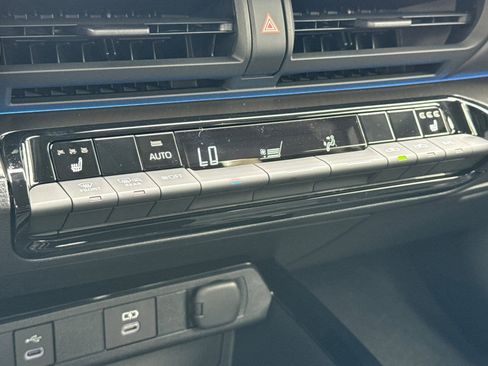 New 2026 Toyota Prius Plug-In Hybrid image 23