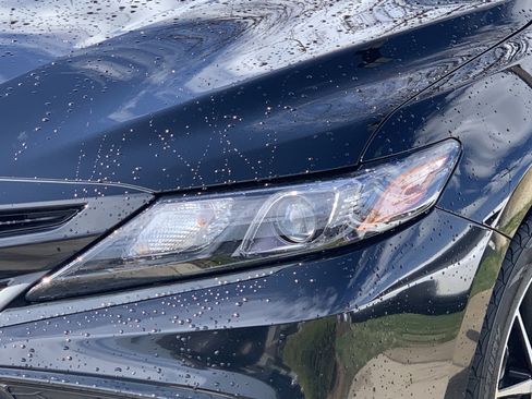 Used 2024 Toyota Camry SE image 6