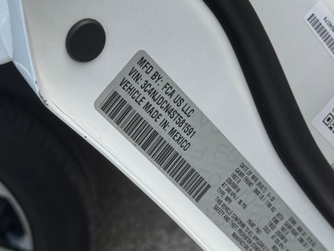 Used 2025 Jeep Compass Limited image 29