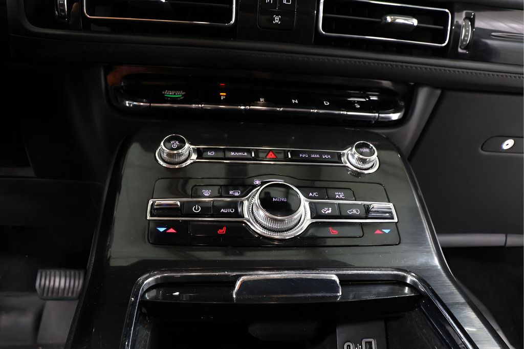 Used 2023 Lincoln Nautilus FWD w/ Premium Package image 10