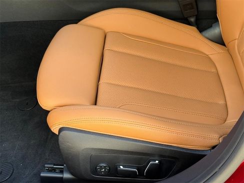 Certified 2025 BMW 330i xDrive Sedan w/ M Sport Package image 22