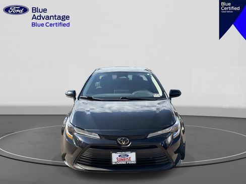 Used 2025 Toyota Corolla LE FWD image 3