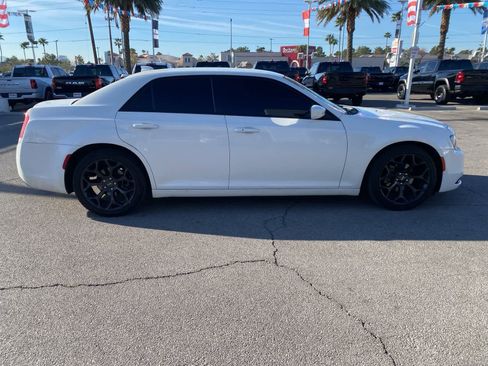 Used 2019 Chrysler 300 S image 5