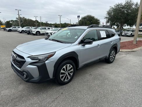 Used 2023 Subaru Outback Premium image 13