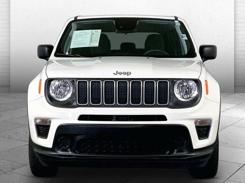 Used 2023 Jeep Renegade Latitude AWD/4WD image 2
