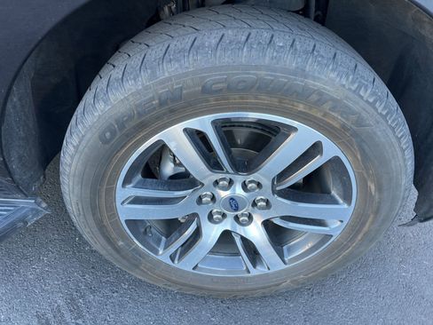 Used 2024 Ford Expedition Limited image 13