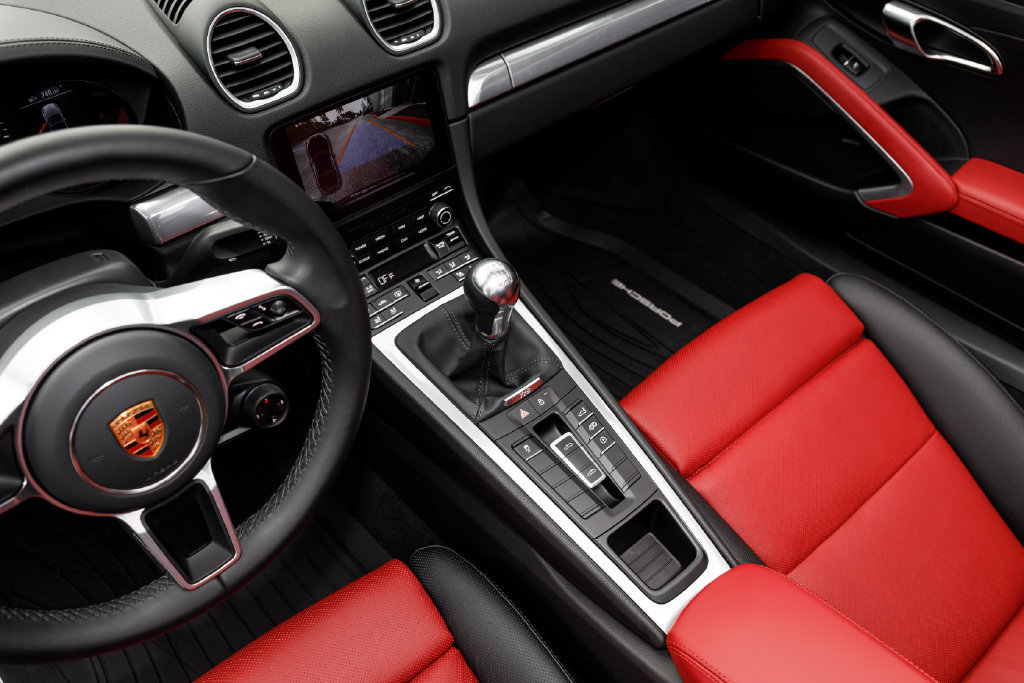 Used 2025 Porsche 718 Boxster RWD image 29