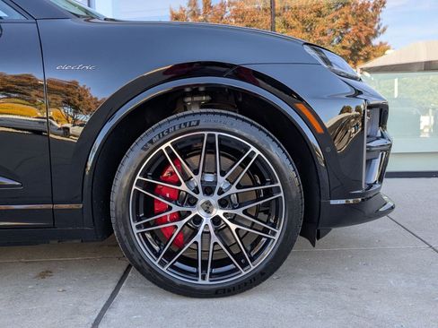 New 2025 Porsche Macan Turbo Electric image 11