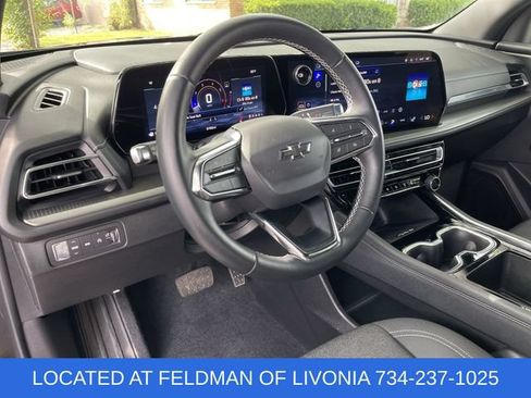 Used 2025 Chevrolet Traverse LT w/ Midnight/Sport Edition AWD/4WD image 10