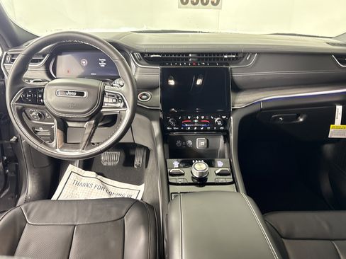 New 2025 Jeep Grand Cherokee Overland image 14