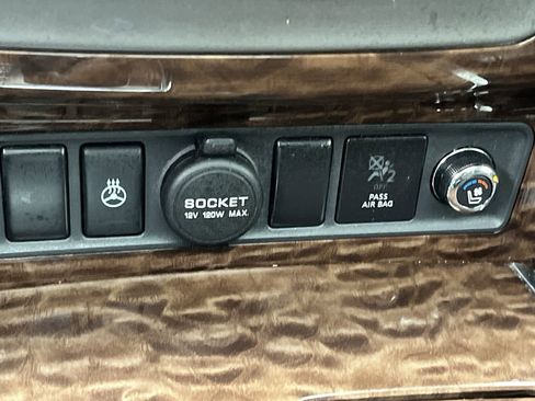 Used 2017 Nissan Armada Platinum w/ Captain Seat Package image 25