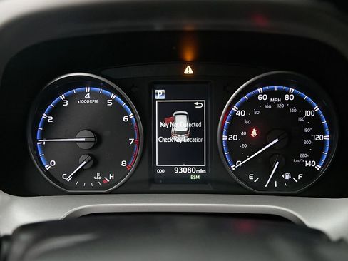 Used 2018 Toyota RAV4 XLE w/ Plus Extra Value Package AWD/4WD image 28