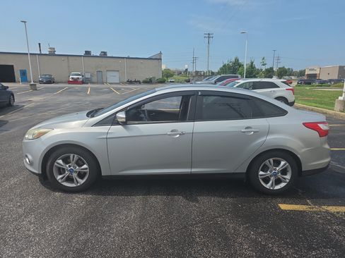 Used 2013 Ford Focus SE FWD image 7