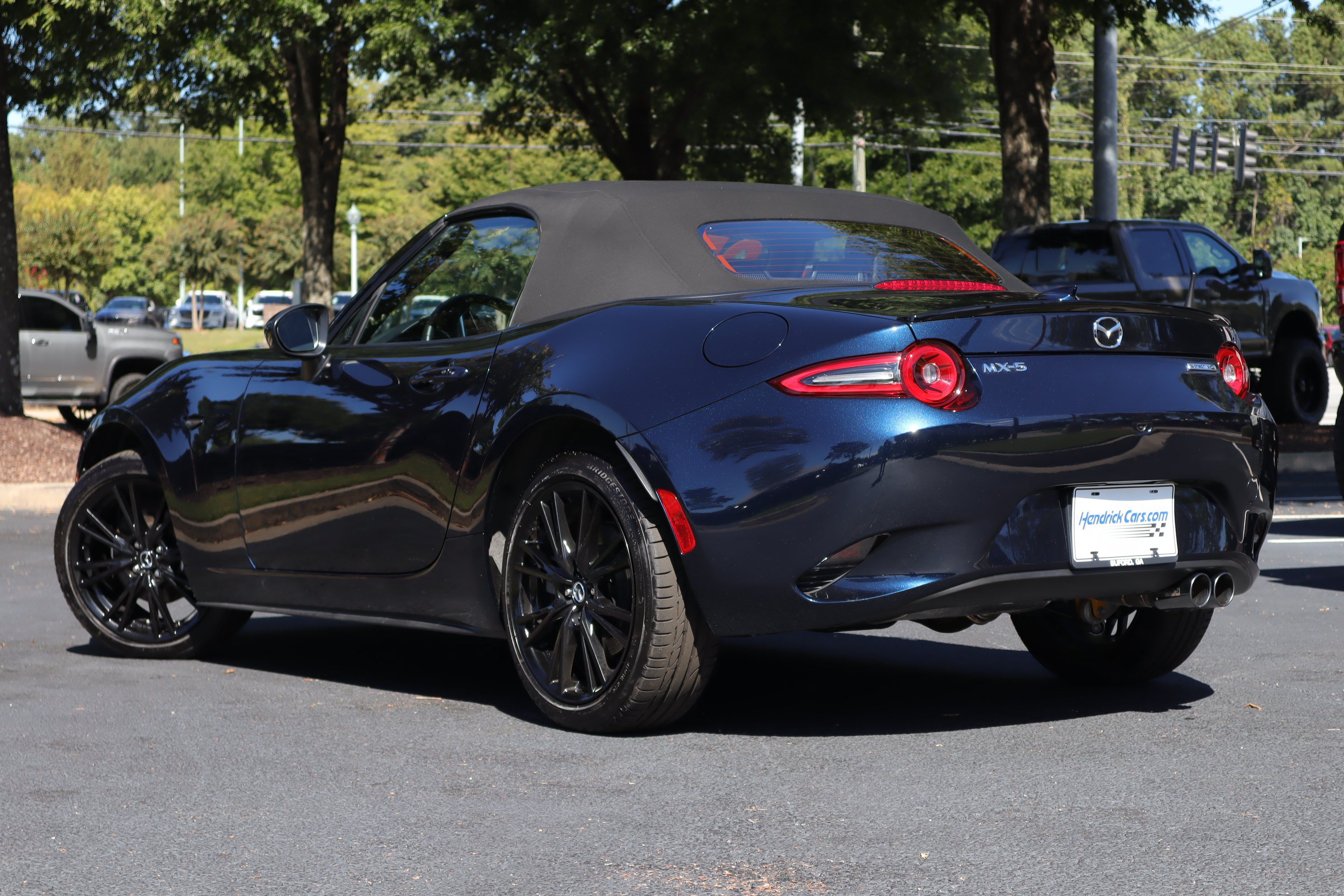 Certified 2025 MAZDA MX-5 Miata Club w/ Weather Package RWD image 3