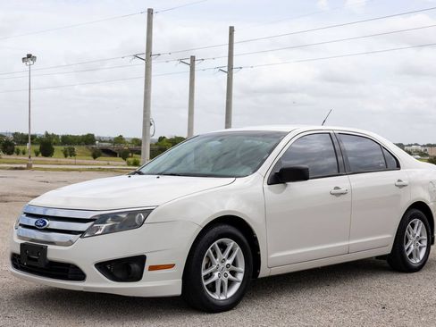 Used 2011 Ford Fusion S FWD image 3