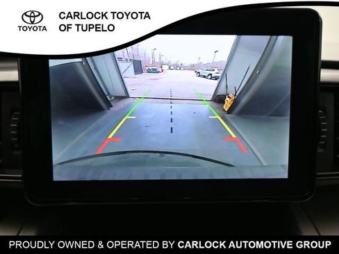 Used 2022 Ford Explorer XLT w/ Class IV Trailer Tow Package image 12