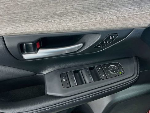 Certified 2025 Toyota Grand Highlander AWD image 16