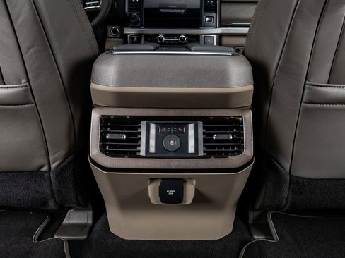 Used 2026 Ford F250 Platinum w/ Platinum Plus Package AWD/4WD image 35