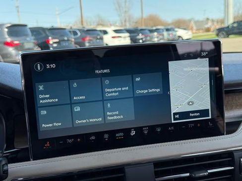 Used 2024 Lincoln Corsair Grand Touring image 21