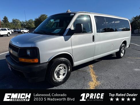 Used 2017 Chevrolet Express 3500 LS RWD image 1
