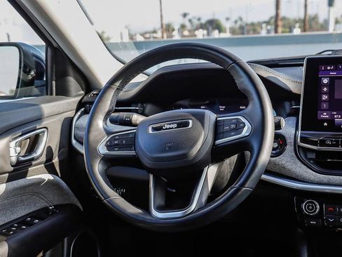 Used 2022 Jeep Compass Latitude AWD/4WD image 18