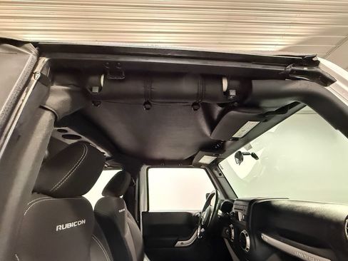 Used 2018 Jeep Wrangler Rubicon w/ Trailer Tow Group AWD/4WD image 51