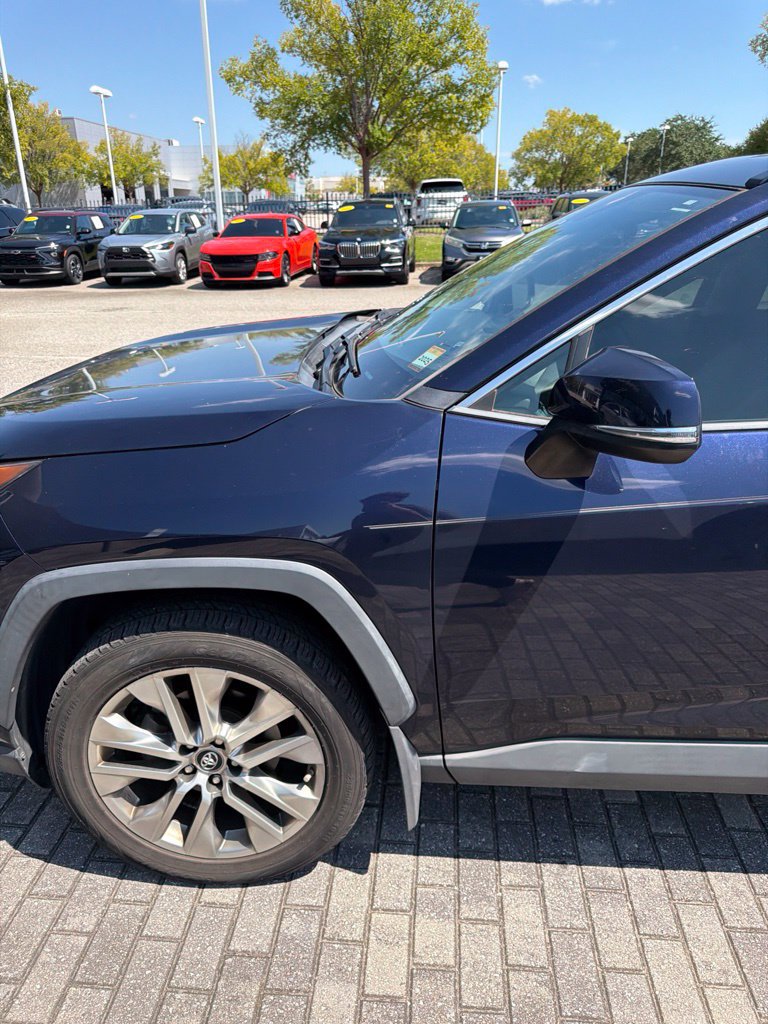 Used 2019 Toyota RAV4 XLE Premium FWD image 18