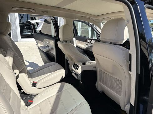 Used 2021 Mercedes-Benz GLS 580 GLS 580 image 34