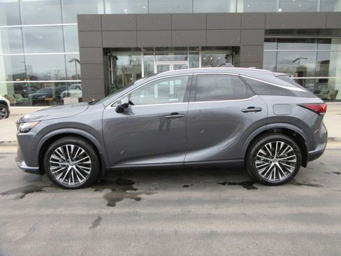 Used 2025 Lexus RX 350 w/ Convenience Package image 3