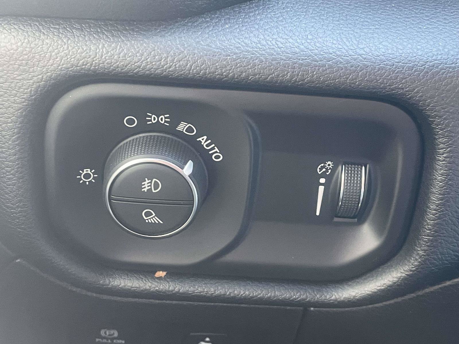 Used 2022 RAM 1500 Big Horn AWD/4WD image 10