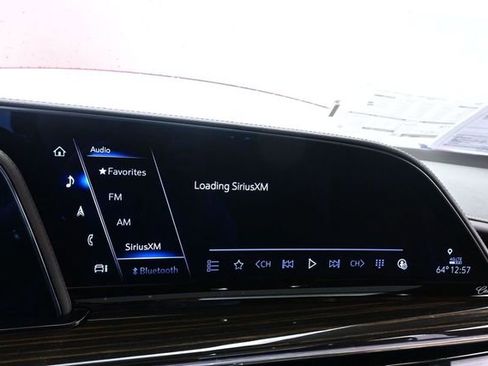 Used 2024 Cadillac Escalade Premium Luxury AWD/4WD image 34