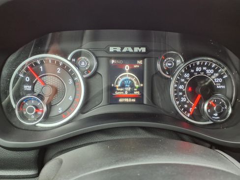 Used 2024 RAM 2500 Big Horn AWD/4WD image 13