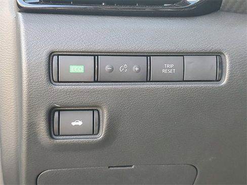 New 2025 Nissan Sentra SR w/ Midnight Edition image 11