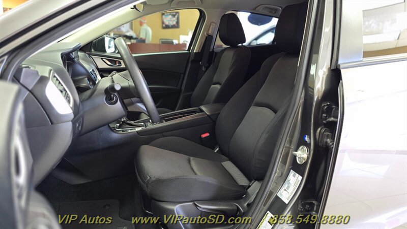 Used 2018 MAZDA MAZDA3 Sport FWD image 16